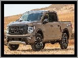 Nissan Titan Pro-4X Crew Cab